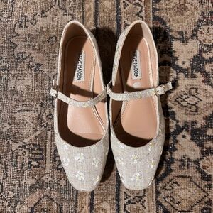 Steve Madden Cream Floral Mary Jane Shoes